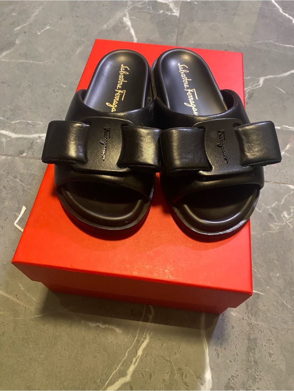 Salvatore Ferragamo Black Leather Vara Bow Slides - Picture 4 of 6